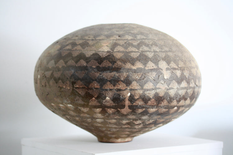 Vessel with Triangles