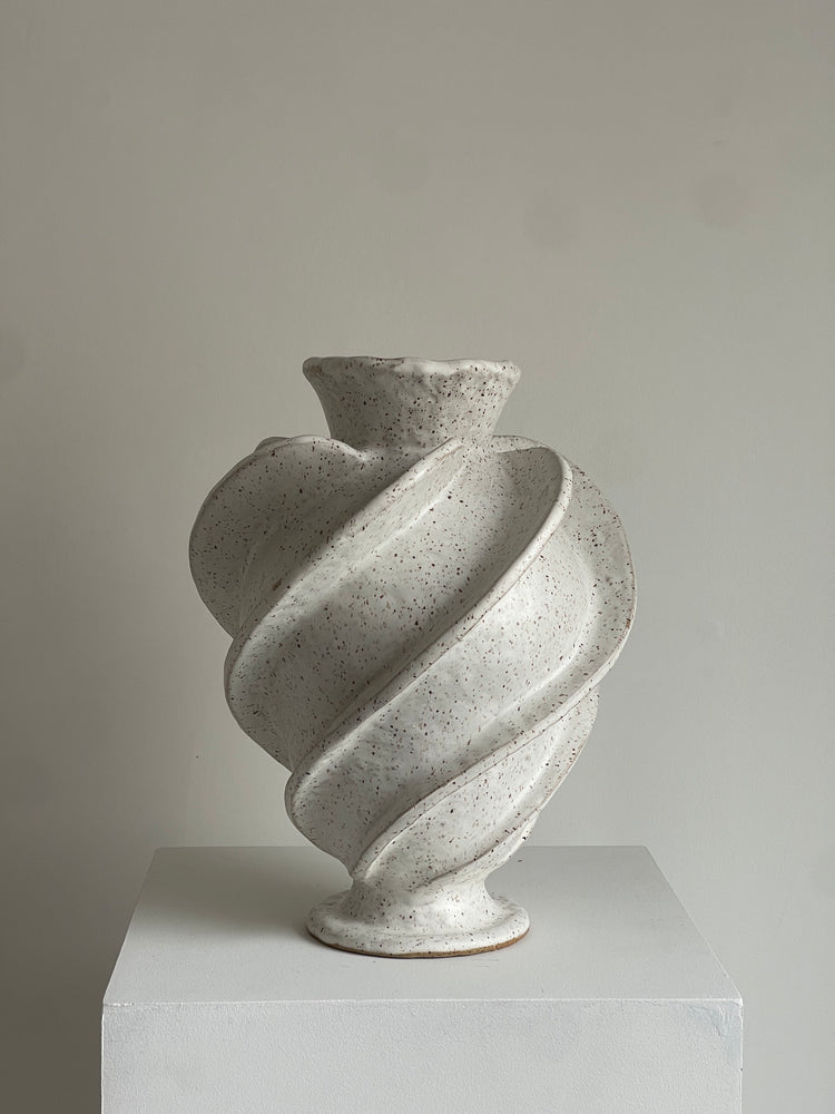 White Wave Vertical Vessel