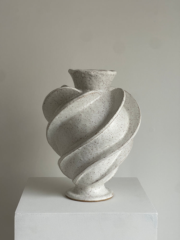 White Wave Vertical Vessel