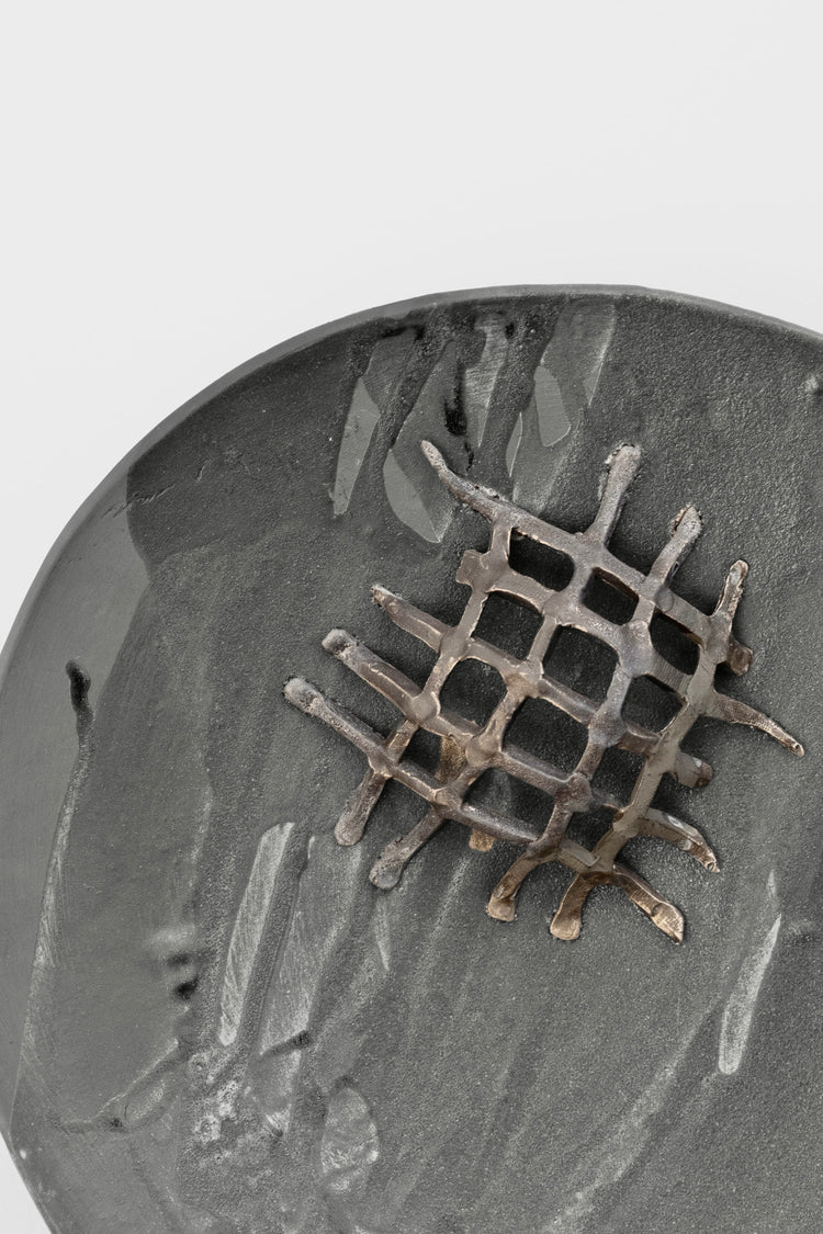 Closed Metal