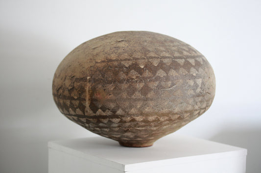 Vessel with Triangles