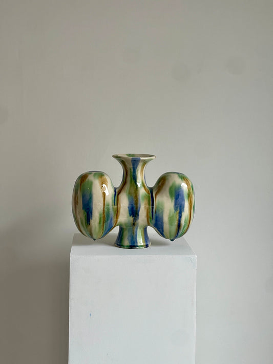 Paired Form Vessel