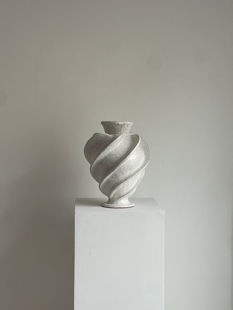White Wave Vertical Vessel